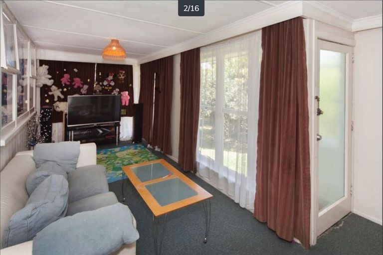 Photo of property in 24 Coniston Avenue, Te Atatu South, Auckland, 0610