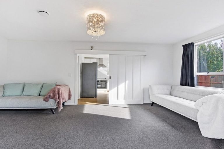 Photo of property in 2/11 Farnborough Street, Aranui, Christchurch, 8061