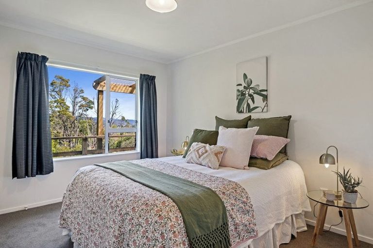 Photo of property in 26 Gentian Street, Timberlea, Upper Hutt, 5018