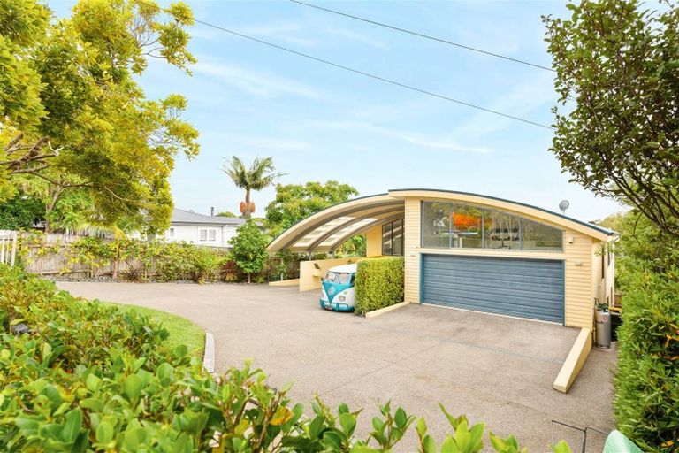 Photo of property in 48 Renata Crescent, Te Atatu Peninsula, Auckland, 0610