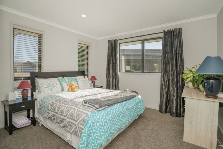 Photo of property in 10 Kelly Place, Whitianga, 3510