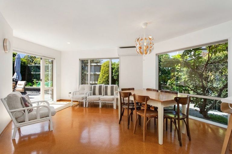 Photo of property in 2/32a Bryndwr Road, Fendalton, Christchurch, 8052