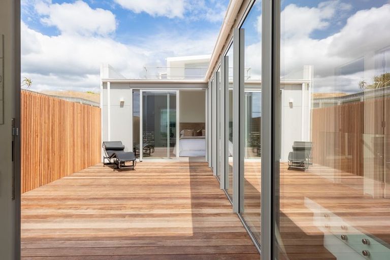 Photo of property in 22a Queens Road, Waikanae Beach, Waikanae, 5036