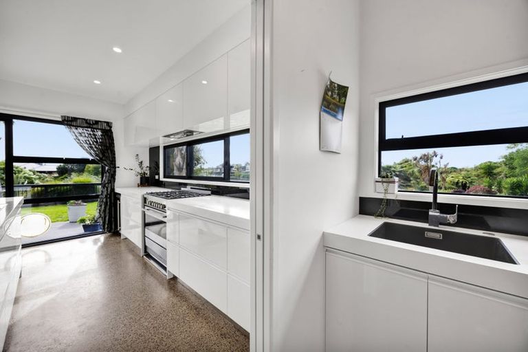 Photo of property in 23 Links Drive, Waiwhakaiho, New Plymouth, 4312