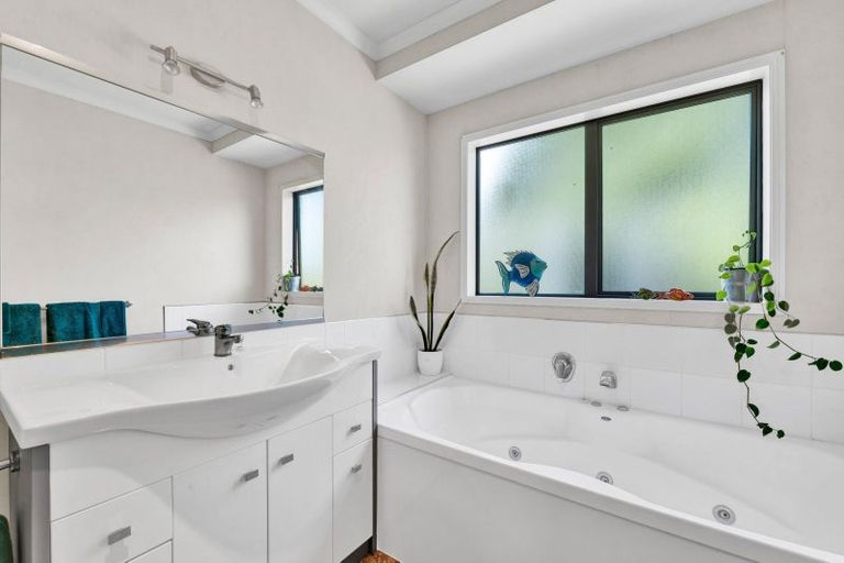 Photo of property in 115 Young Street, New Plymouth, 4310