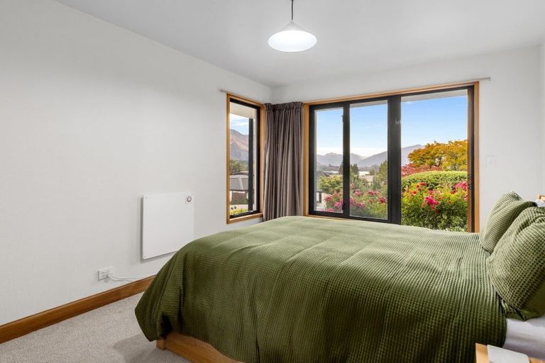 Photo of property in 7 Sycamore Place, Wanaka, 9305