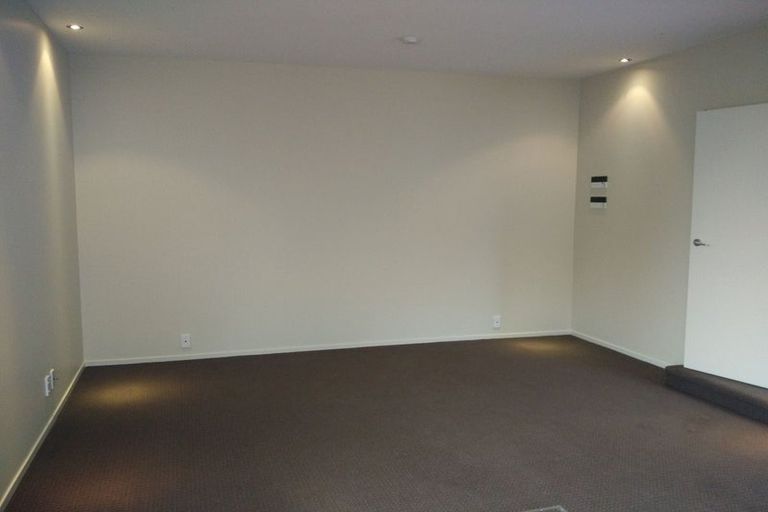 Photo of property in 3 Lisa Rise, Half Moon Bay, Auckland, 2012