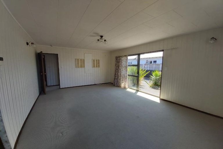 Photo of property in 18 Cutfield Road, New Plymouth, 4310