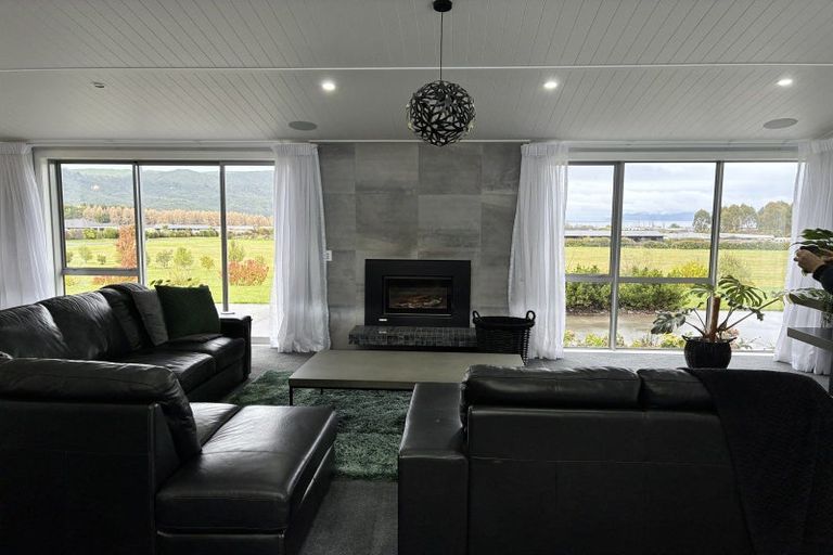 Photo of property in 24 Oakdale Drive, Kinloch, Taupo, 3377