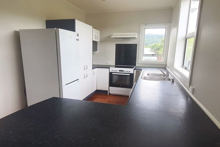 Photo of property in 18a Bush Street, Naenae, Lower Hutt, 5011