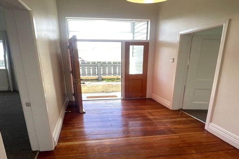 Photo of property in 158 Russell Terrace, Berhampore, Wellington, 6023