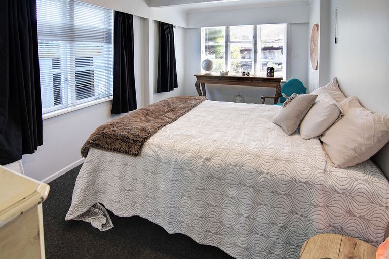 Photo of property in 1 Newall Place, Solway, Masterton, 5810