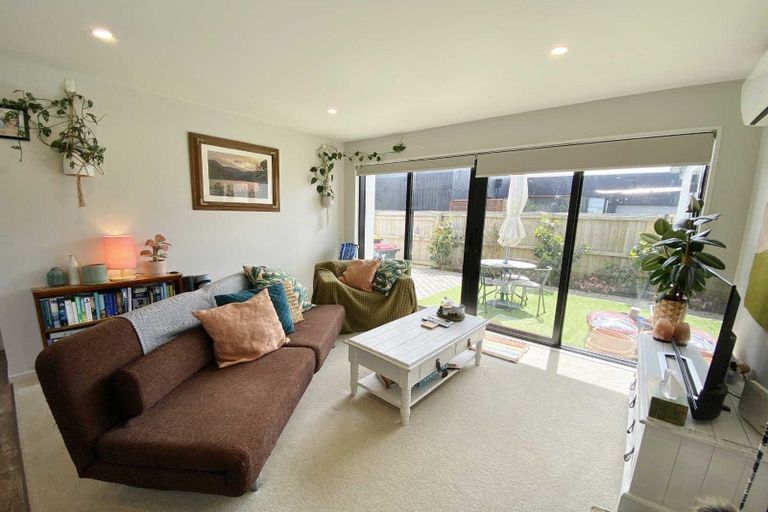 Photo of property in 2/98 Hills Road, Edgeware, Christchurch, 8013