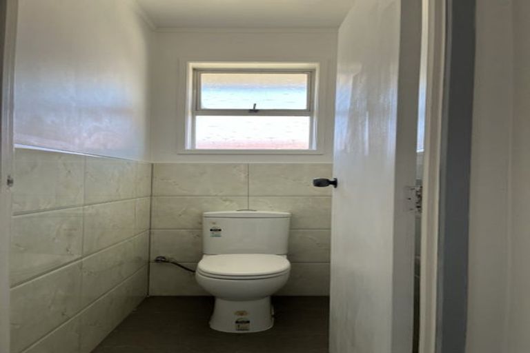 Photo of property in 68 Royal Road, Massey, Auckland, 0614