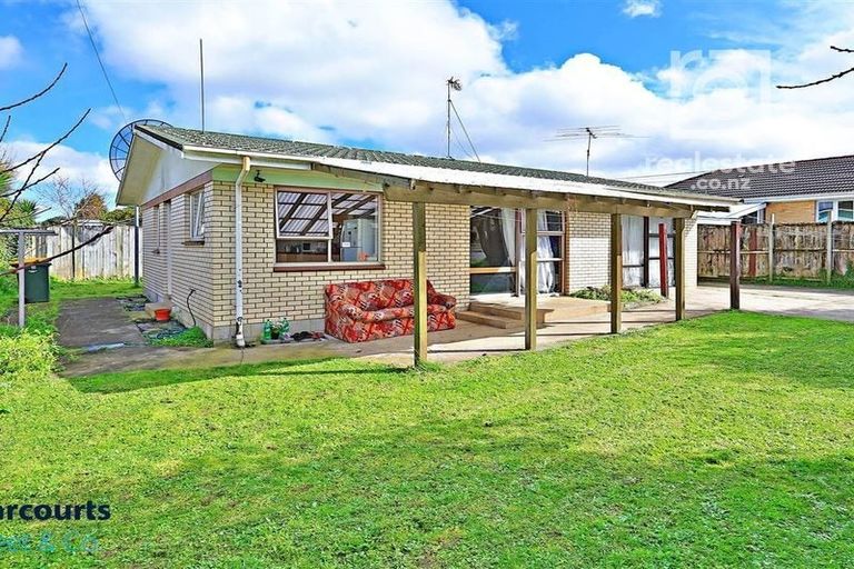 Photo of property in 66 Christmas Road, Manurewa, Auckland, 2102