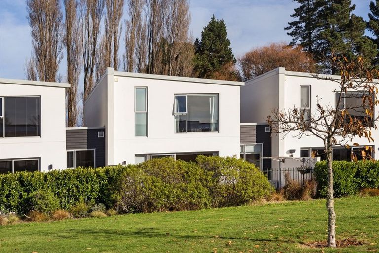 Photo of property in 15 Seager Lane, Hillmorton, Christchurch, 8024