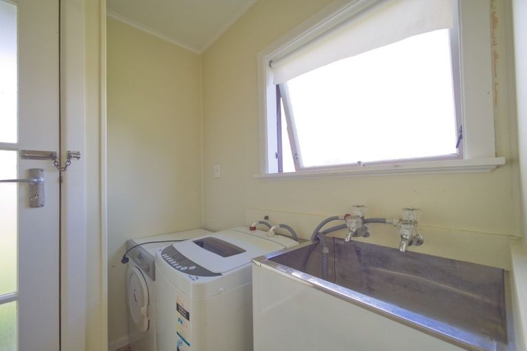 Photo of property in 103 Ennis Avenue, Pakuranga Heights, Auckland, 2010