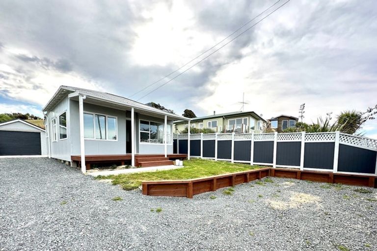 Photo of property in 32 Esplanade, Kaka Point, Balclutha, 9271