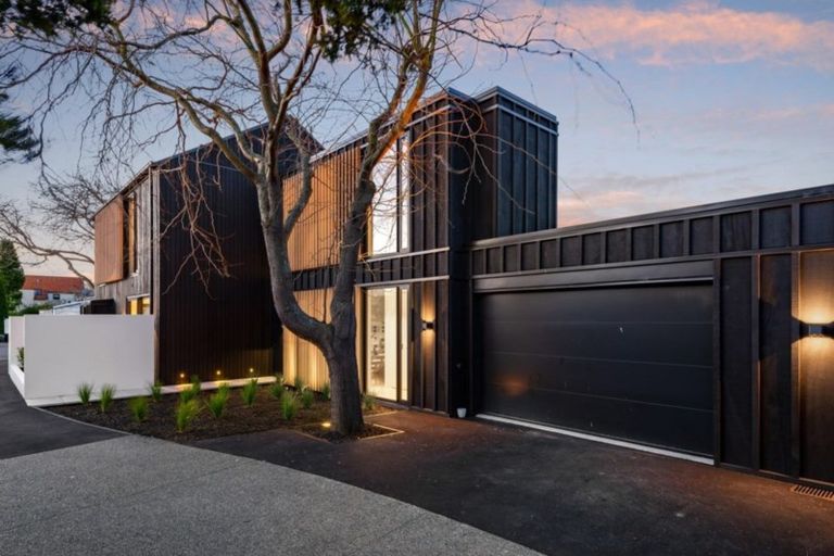 Photo of property in 74 Merivale Lane, Merivale, Christchurch, 8014