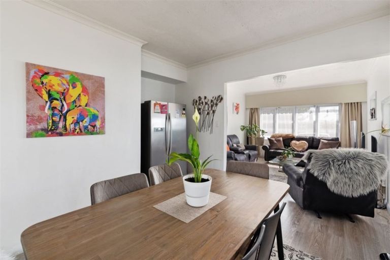 Photo of property in 15 Reeve Street, Levin, 5510