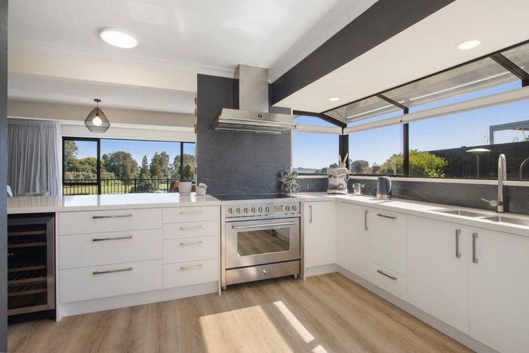 Photo of property in 57 Links View Drive, Omokoroa, 3114