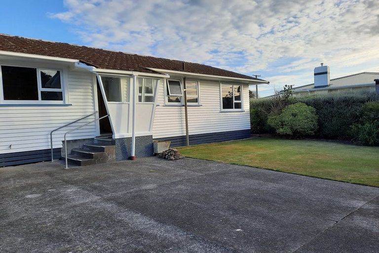Photo of property in 46 Ramanui Avenue, Hawera, 4610