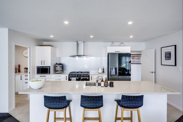 Photo of property in 9 Rakaia Way, Poraiti, Napier, 4112