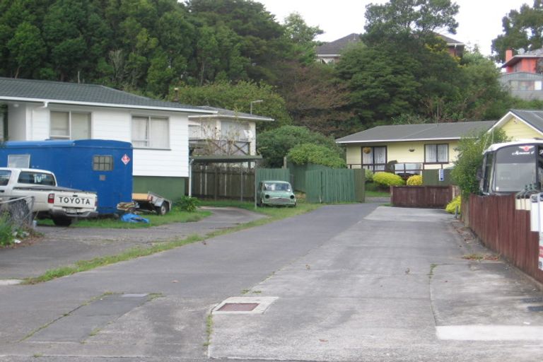Photo of property in 2/76 Chilcott Road, Henderson, Auckland, 0612