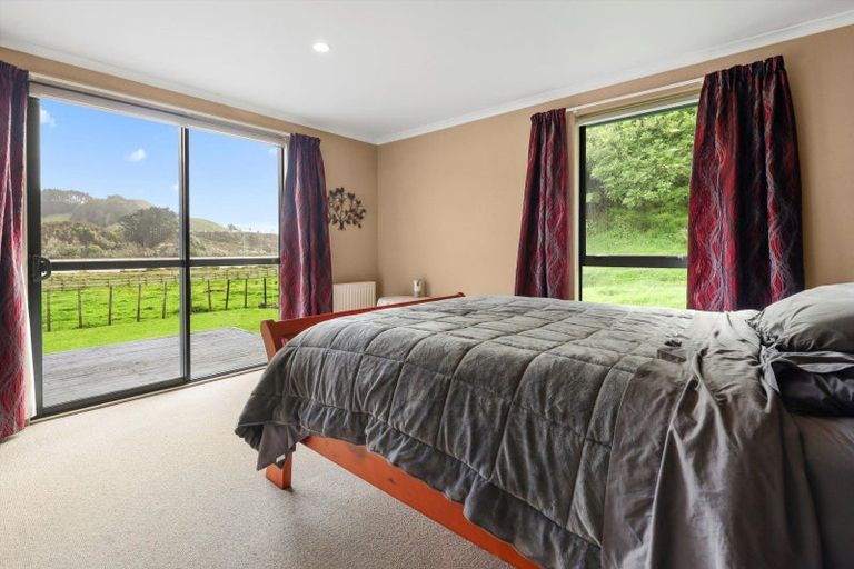 Photo of property in 139 Te Mahoe Road, Mokau, 4376