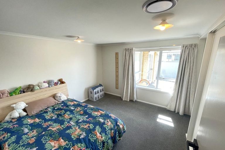 Photo of property in 62 Oriana Crescent, Hornby, Christchurch, 8042