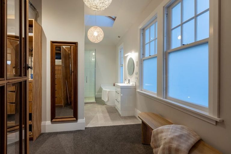 Photo of property in 17 Austin Street, Mount Victoria, Wellington, 6011