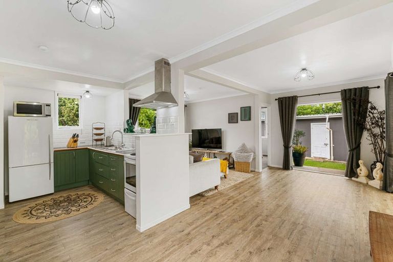 Photo of property in 43 James Mcleod Road, Shelly Beach, Helensville, 0874