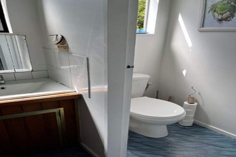 Photo of property in 10 Martin Grove, Normandale, Lower Hutt, 5010