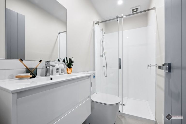 Photo of property in 5a Park Street, Thorndon, Wellington, 6011