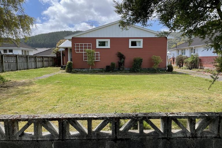 Photo of property in 8 Hall Grove, Ebdentown, Upper Hutt, 5018