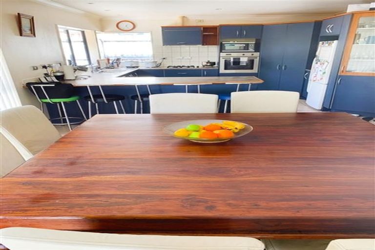 Photo of property in 323 Hill Road, The Gardens, Auckland, 2105