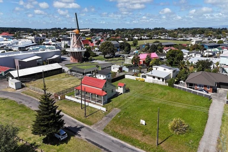 Photo of property in 32 Harbour Street, Foxton, 4814