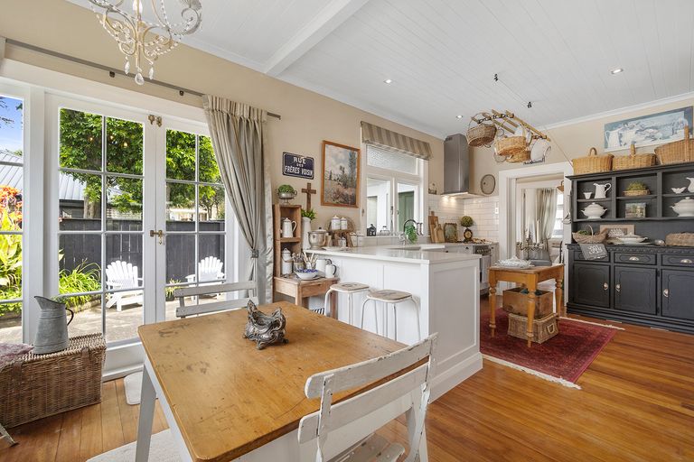 Photo of property in 39a Princes Street, Cambridge, 3434