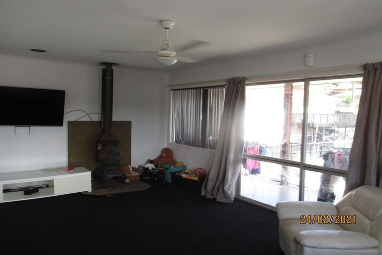 Photo of property in 236 Triangle Road, Massey, Auckland, 0614