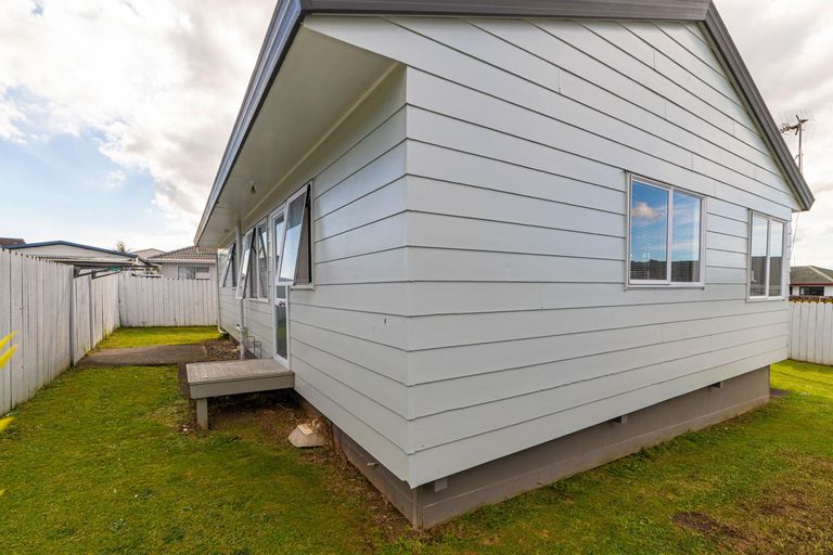 Photo of property in 1/35 Kopara Place, Clendon Park, Auckland, 2103