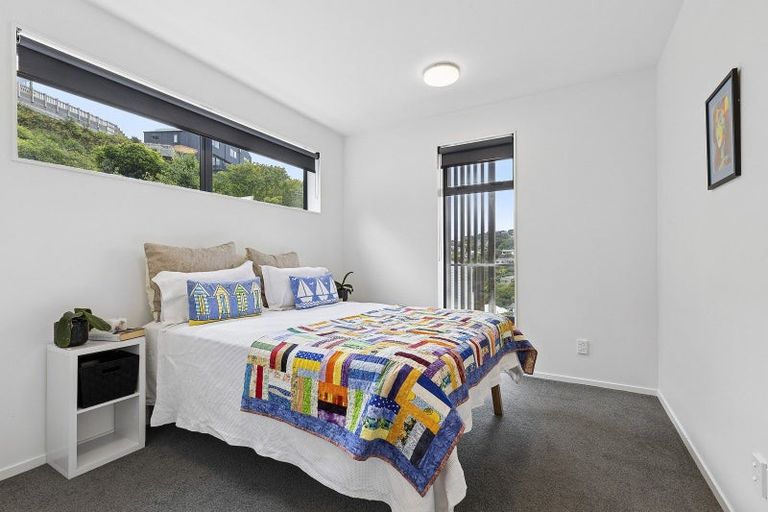 Photo of property in 4/63 Tiketike Way, Brooklyn, Wellington, 6021