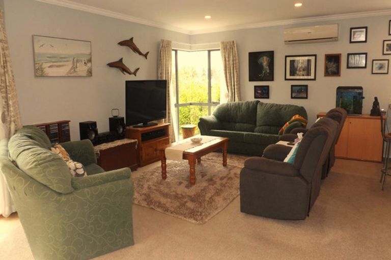 Photo of property in 1 Lochiel Place, Te Kamo, Whangarei, 0112