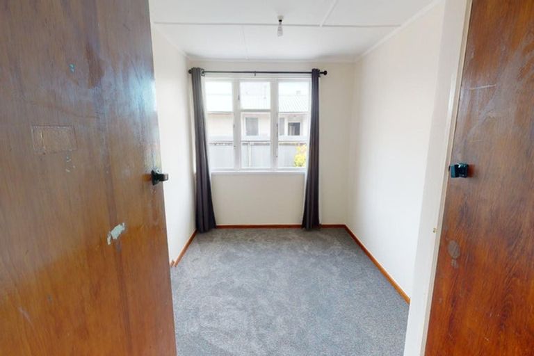 Photo of property in 643 Featherston Street, Roslyn, Palmerston North, 4414