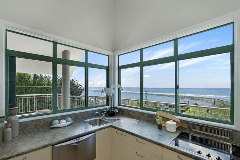 Photo of property in 141b Moncks Spur Road, Redcliffs, Christchurch, 8081