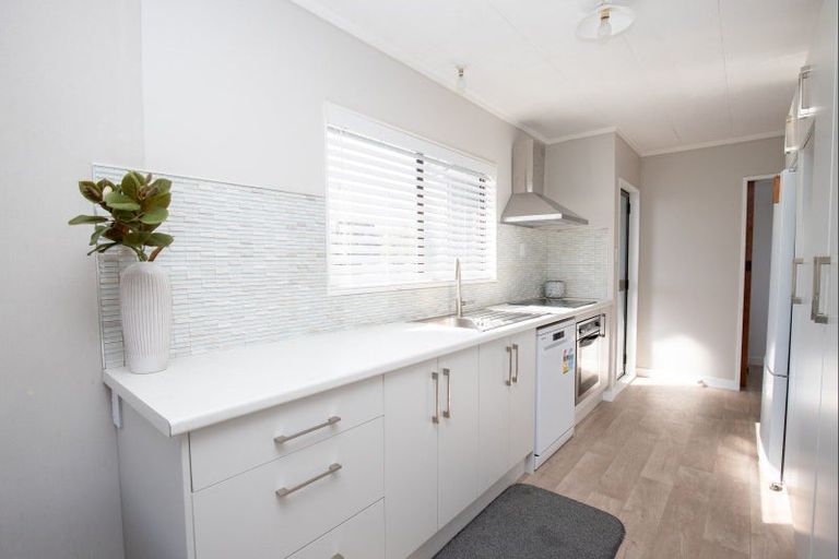 Photo of property in 14 Miller Place, Ngatea, 3503