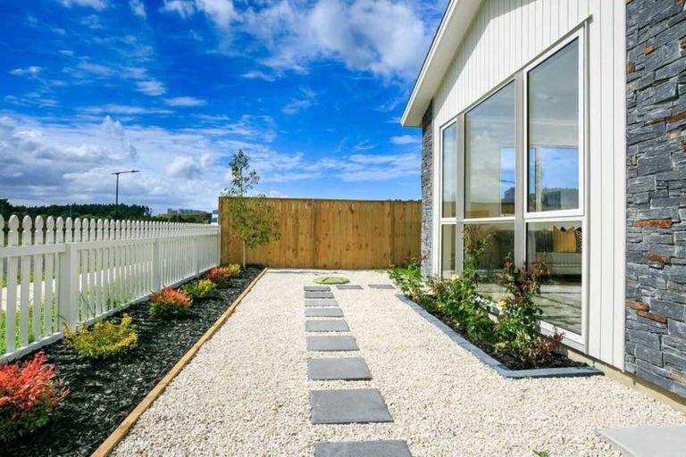 Photo of property in 37 Johns Creek Crescent, Silverdale, 0932