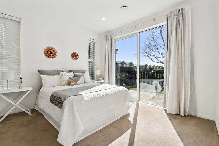 Photo of property in 4 Swamp Kauri Grove, Papakura, 2110