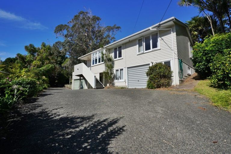 Photo of property in 42 Selwyn Crescent, Forrest Hill, Auckland, 0620