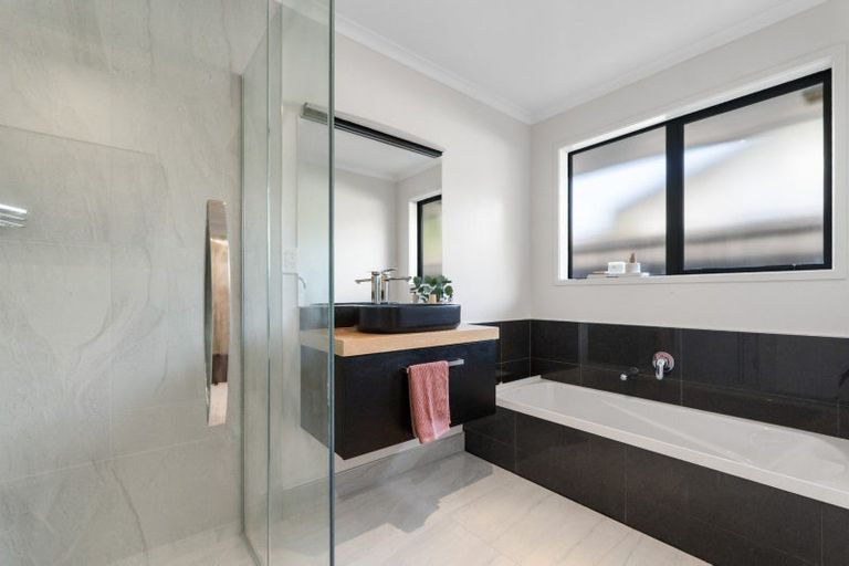 Photo of property in 274 Lakes Boulevard, Pyes Pa, Tauranga, 3112