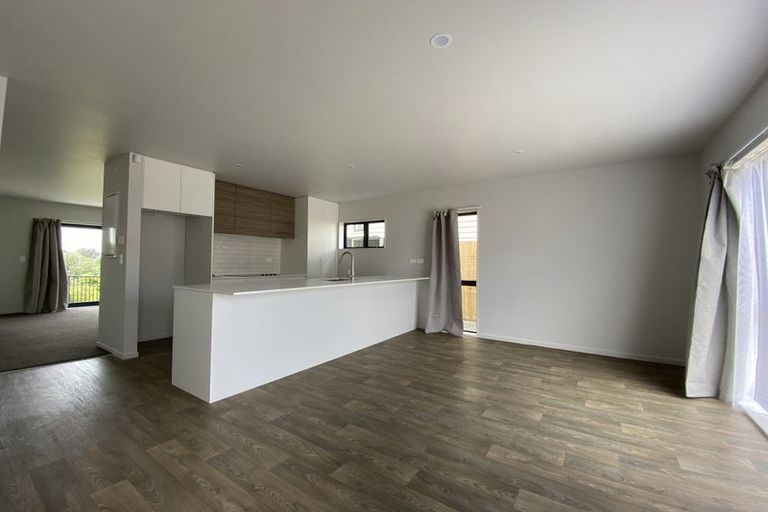 Photo of property in 34 Matawhanga Drive, Wattle Downs, Auckland, 2103